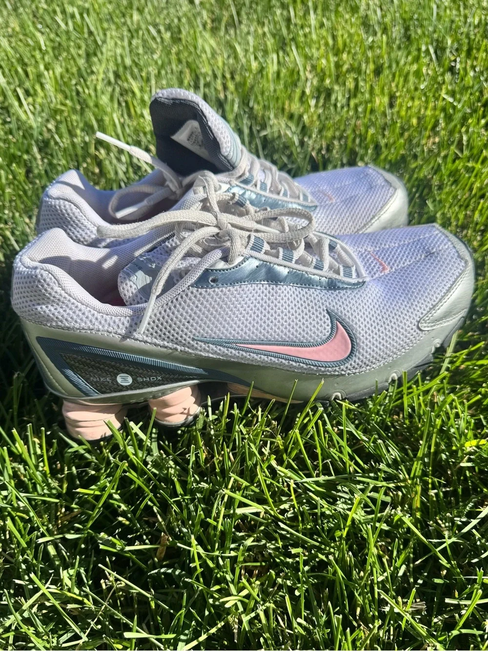 Nike Shox Running Shoes Gray Pink Y2K Women’s Size 8